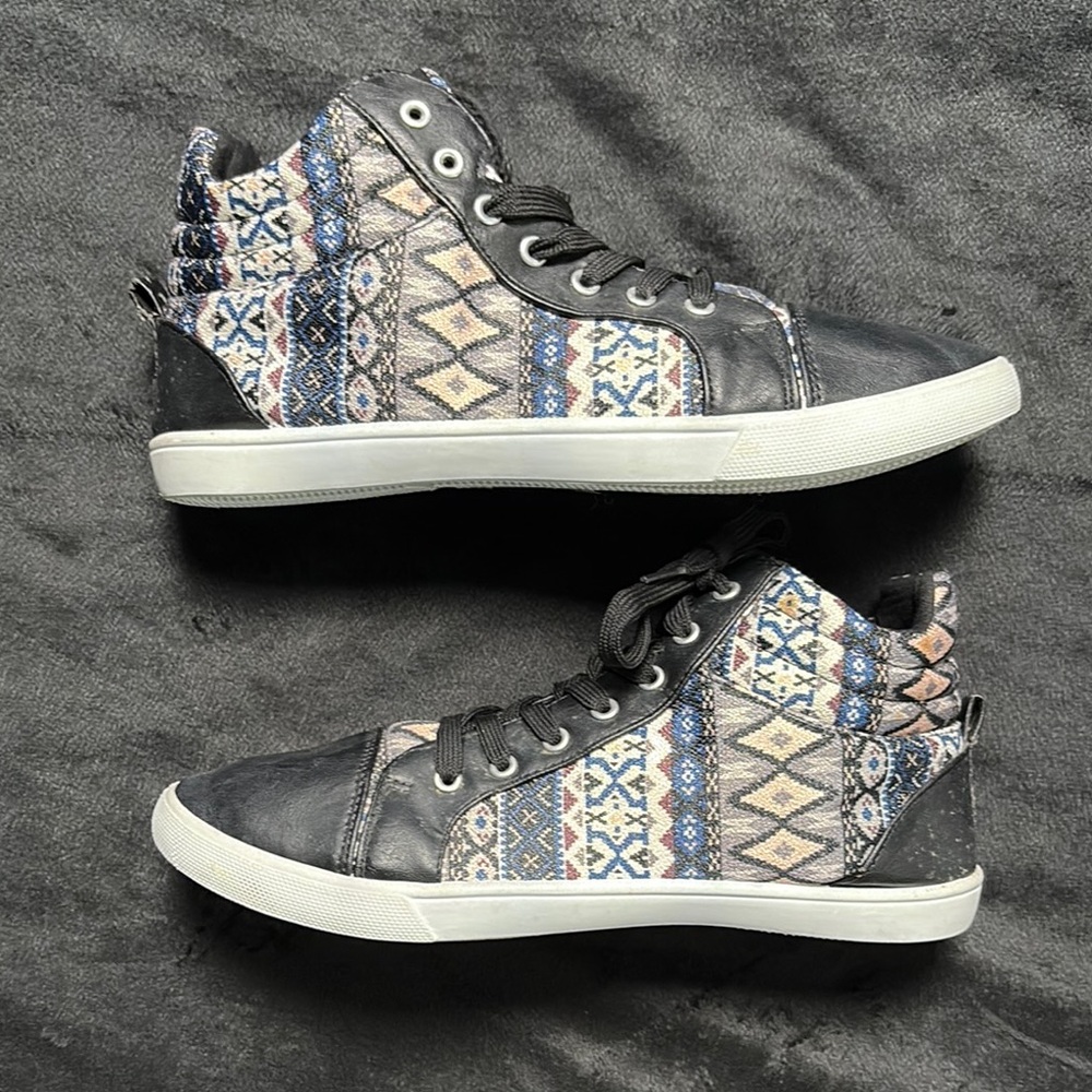 Tribal-Print Shimmer High-Top Sneakers • Festival Streetwear Sz 10 (Fit 9½)